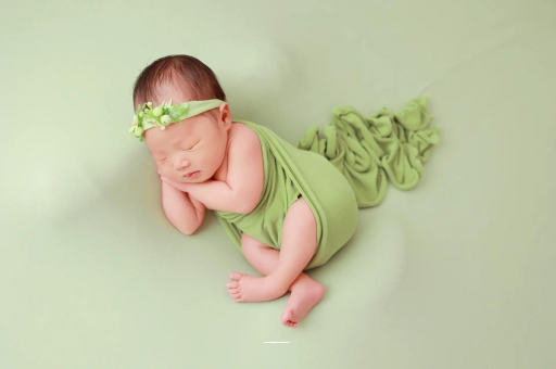 涉县宝宝拍嗝吐奶